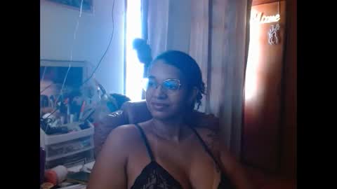 Snapshot of bonvivantb chatting on 03-06-25, 02:40 Queen Bon Vivantt online show from 03-06-25, 02:40