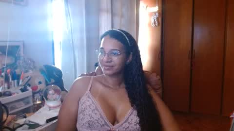 Snapshot of bonvivantb chatting on 03-11-25, 01:45 Queen Bon Vivantt online show from 03-11-25, 01:45