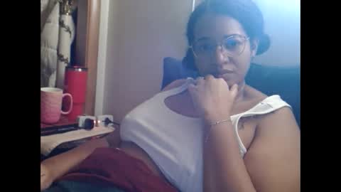 Snapshot of bonvivantb chatting on 09-09-25, 01:10 Queen Bon Vivantt online show from 09-09-25, 01:10