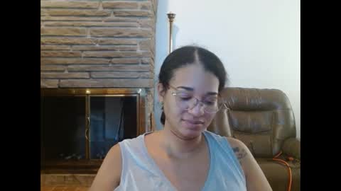 Snapshot of bonvivantb chatting on 09-19-25, 12:50 Queen Bon Vivantt online show from 09-19-25, 12:50