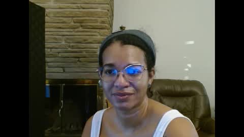 Snapshot of bonvivantb chatting on 10-06-25, 12:13 Queen Bon Vivantt online show from 10-06-25, 12:13