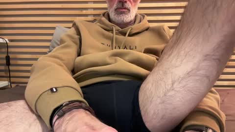 Snapshot of bonzo21 chatting on 12-14-24, 07:57 bonzo21 online show from 12-14-24, 07:57