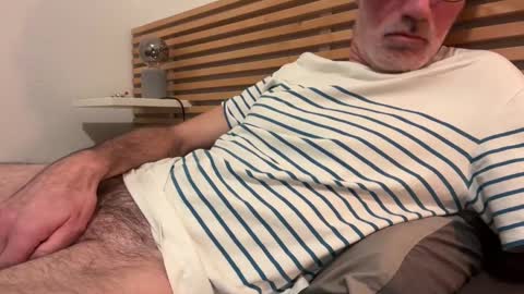 Snapshot of bonzo21 chatting on 12-26-24, 09:37 bonzo21 online show from 12-26-24, 09:37