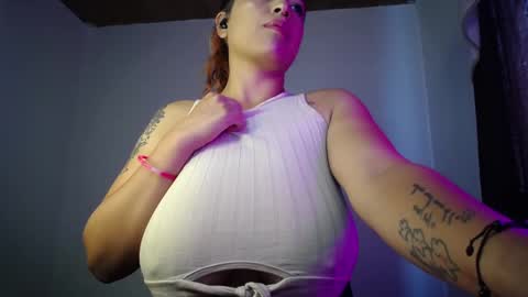 Snapshot of boobs_magic chatting on 09-30-25, 01:38 KIM online show from 09-30-25, 01:38