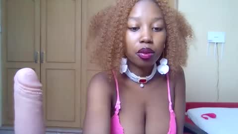 Snapshot of booby_cammy chatting on 05-08-26, 07:46 barbie online show from 05-08-26, 07:46