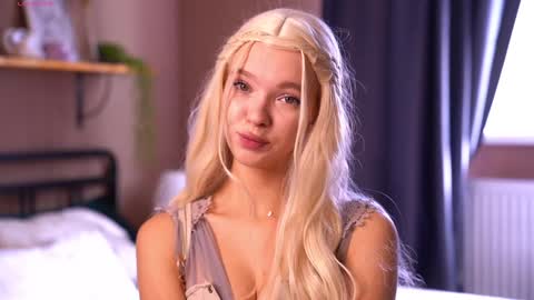 Snapshot of boobybliss chatting on 09-14-25, 08:35 Alina online show from 09-14-25, 08:35