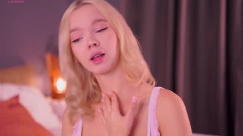 Snapshot of boobybliss chatting on 09-30-25, 08:19 Alina online show from 09-30-25, 08:19