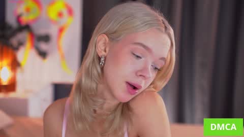 Snapshot of boobybliss chatting on 10-21-25, 08:48 Alina online show from 10-21-25, 08:48