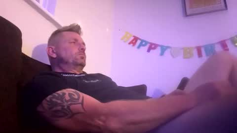 Snapshot of boomfxx1985 chatting on 09-28-25, 10:26 boomfxx1985 online show from 09-28-25, 10:26