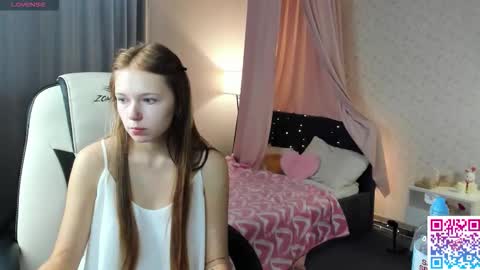 Snapshot of booozekirs_ chatting on 09-24-25, 02:15 Milena online show from 09-24-25, 02:15
