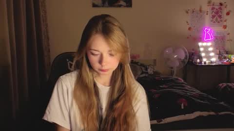 Snapshot of booozekirs_ chatting on 10-07-25, 03:20 Milena online show from 10-07-25, 03:20