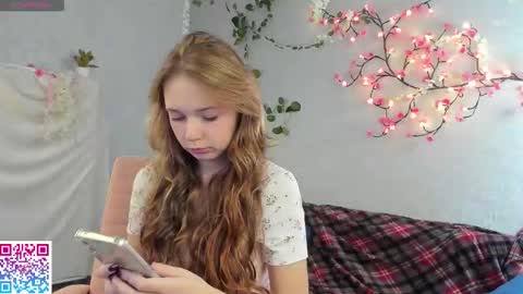 Snapshot of booozekirs_ chatting on 10-22-25, 03:07 Milena online show from 10-22-25, 03:07