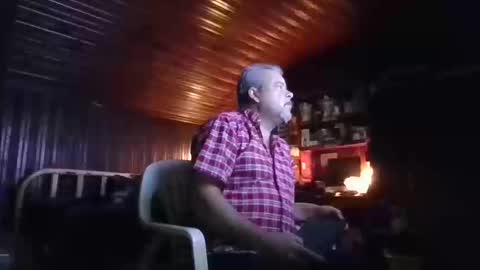 Snapshot of booshy chatting on 10-13-25, 05:40 Booshwa online show from 10-13-25, 05:40