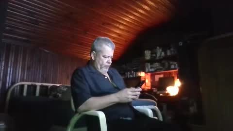 Snapshot of booshy chatting on 10-15-25, 05:29 Booshwa online show from 10-15-25, 05:29