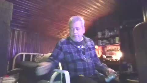 Snapshot of booshy chatting on 11-15-25, 10:01 Booshwa online show from 11-15-25, 10:01