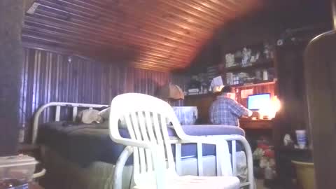 Booshwa online show from 04-22-26, 07:55