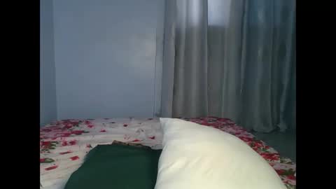 Snapshot of booty_panther chatting on 10-25-25, 08:00 sandrah online show from 10-25-25, 08:00