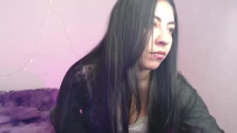 Snapshot of bornontitanbutdiedonearth chatting on 05-05-26, 03:58 Alicia online show from 05-05-26, 03:58