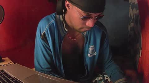Snapshot of boss_playa98 chatting on 03-07-25, 06:46 boss_playa98 online show from 03-07-25, 06:46