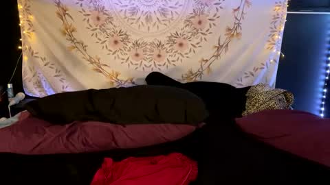 BossMom online show from 12-12-24, 04:15