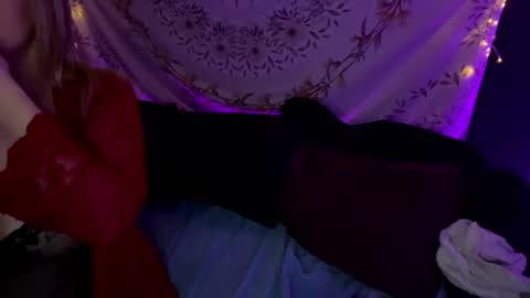 BossMom online show from 01-24-25, 05:53