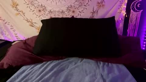 BossMom online show from 02-19-25, 01:51