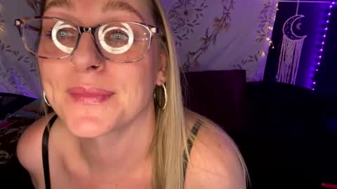 BossMom online show from 03-01-25, 02:04