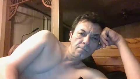 Snapshot of bottomcdforoldersc chatting on 05-13-26, 09:17 James online show from 05-13-26, 09:17