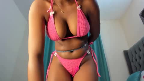 bouncy_booty677 online show from 10-01-25, 07:31