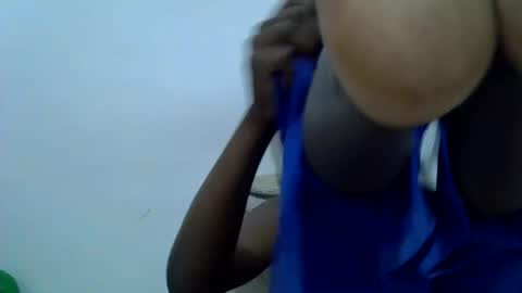 Snapshot of bouncy_vee chatting on 04-06-26, 11:33 bouncy_vee online show from 04-06-26, 11:33