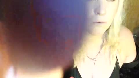 bouncybella28 online show from 11-10-25, 09:30