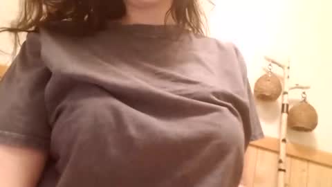 Bouncy Queen Majesty online show from 09-16-25, 06:53
