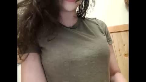 Snapshot of bouncyqueenmajesty chatting on 09-30-25, 07:08 Bouncy Queen Majesty online show from 09-30-25, 07:08