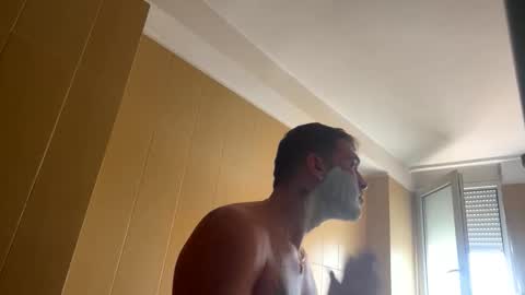 Snapshot of boy_aroundtheworld chatting on 09-11-25, 12:05 Dan online show from 09-11-25, 12:05
