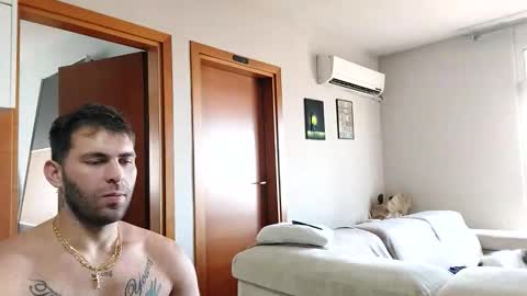 Snapshot of boy_aroundtheworld chatting on 10-03-25, 01:41 Dan online show from 10-03-25, 01:41