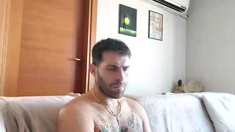 Snapshot of boy_aroundtheworld chatting on 10-11-25, 11:09 Dan online show from 10-11-25, 11:09