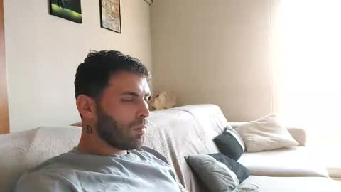 Snapshot of boy_aroundtheworld chatting on 10-12-25, 03:22 Dan online show from 10-12-25, 03:22