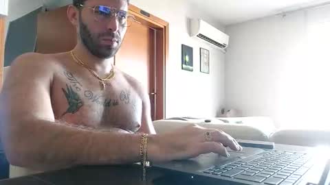 Snapshot of boy_aroundtheworld chatting on 10-13-25, 08:47 Dan online show from 10-13-25, 08:47