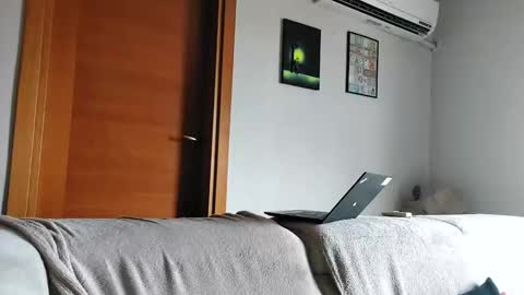 Snapshot of boy_aroundtheworld chatting on 10-22-25, 10:26 Dan online show from 10-22-25, 10:26