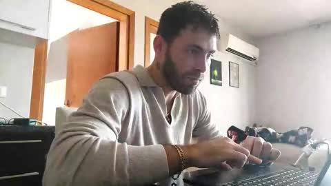 Snapshot of boy_aroundtheworld chatting on 10-25-25, 11:07 Dan online show from 10-25-25, 11:07