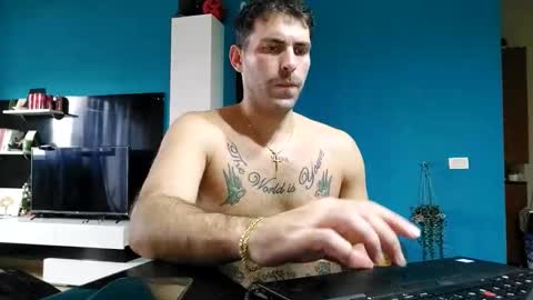 Snapshot of boy_aroundtheworld chatting on 10-31-25, 02:51 Dan online show from 10-31-25, 02:51