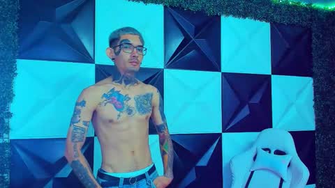 boy_tatto77 online show from 01-17-26, 06:00