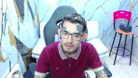 Snapshot of boy_tatto77 chatting on 03-14-26, 12:21 boy_tatto77 online show from 03-14-26, 12:21