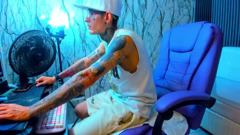 Snapshot of boy_tatto77 chatting on 03-26-26, 02:11 boy_tatto77 online show from 03-26-26, 02:11