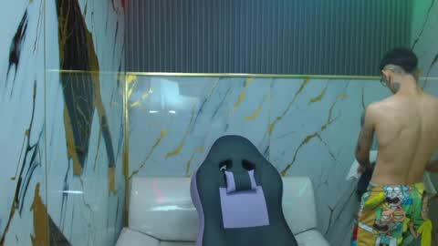 boy_tatto77 online show from 05-05-26, 11:40