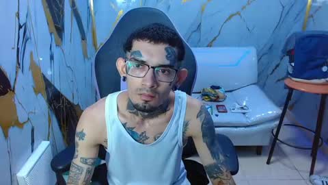 boy_tatto77 online show from 05-09-26, 11:26