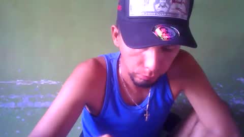 Snapshot of boycumlatino21 chatting on 12-25-24, 09:00 Boy online show from 12-25-24, 09:00