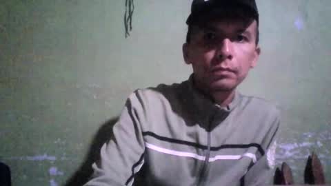 Snapshot of boycumlatino21 chatting on 01-06-25, 02:48 Boy online show from 01-06-25, 02:48