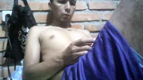 Snapshot of boycumlatino21 chatting on 01-07-25, 03:02 Boy online show from 01-07-25, 03:02