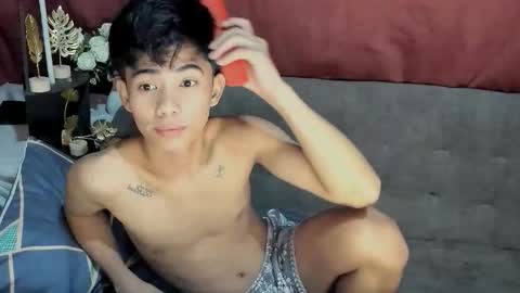 Snapshot of boynextdoor4ux chatting on 09-22-25, 05:37 HI IM JAMES DONT FORGET GIVE ME THUMBS UP AND JOIN TO MY FANCLUB online show from 09-22-25, 05:37